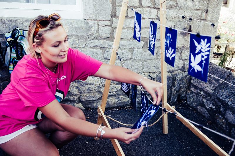 Cyanotype workshop at b-side Festival 2021